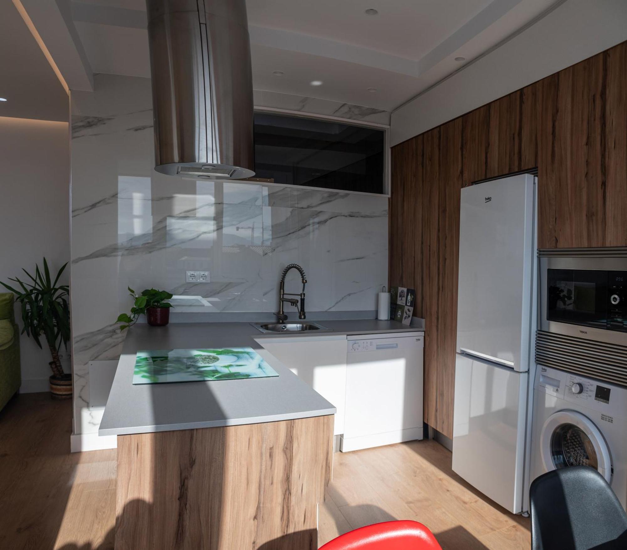 Apartamento Comodo Y Moderno Piso En El Centro De *